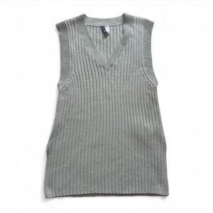 H&M sweater vest